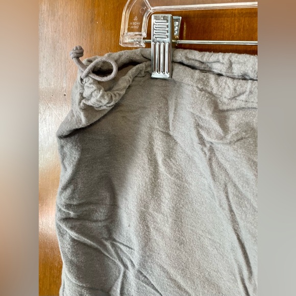 Brahmin gray dust cover - Picture 2 of 4